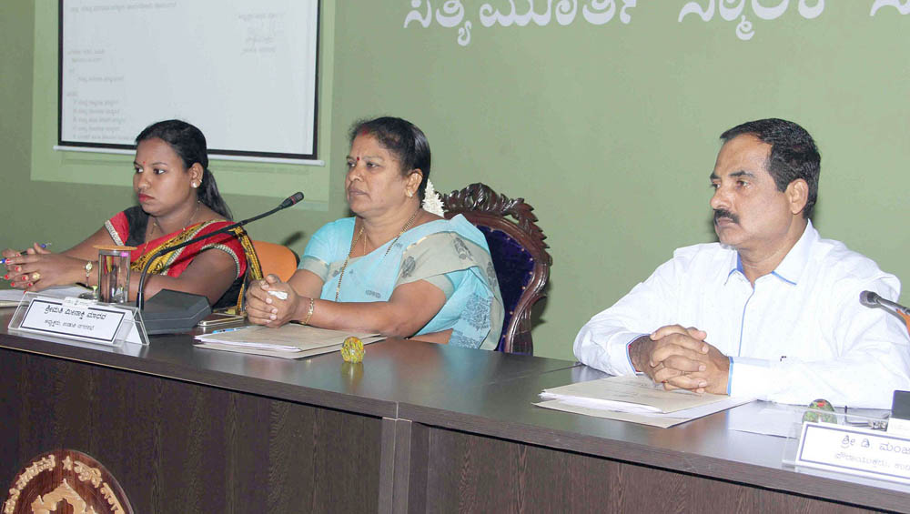 ಉಡುಪಿ ನಗರದಲ್ಲಿ ಪ್ಲಾಸ್ಟಿಕ್ ವಿರುದ್ಧ ಕ್ರಮ:  ಫ್ಲೆಕ್ಸ್ಗಳಿಗೆ ನಿರ್ಬಂಧ: ಡಿ.ಮಂಜುನಾಥಯ್ಯ